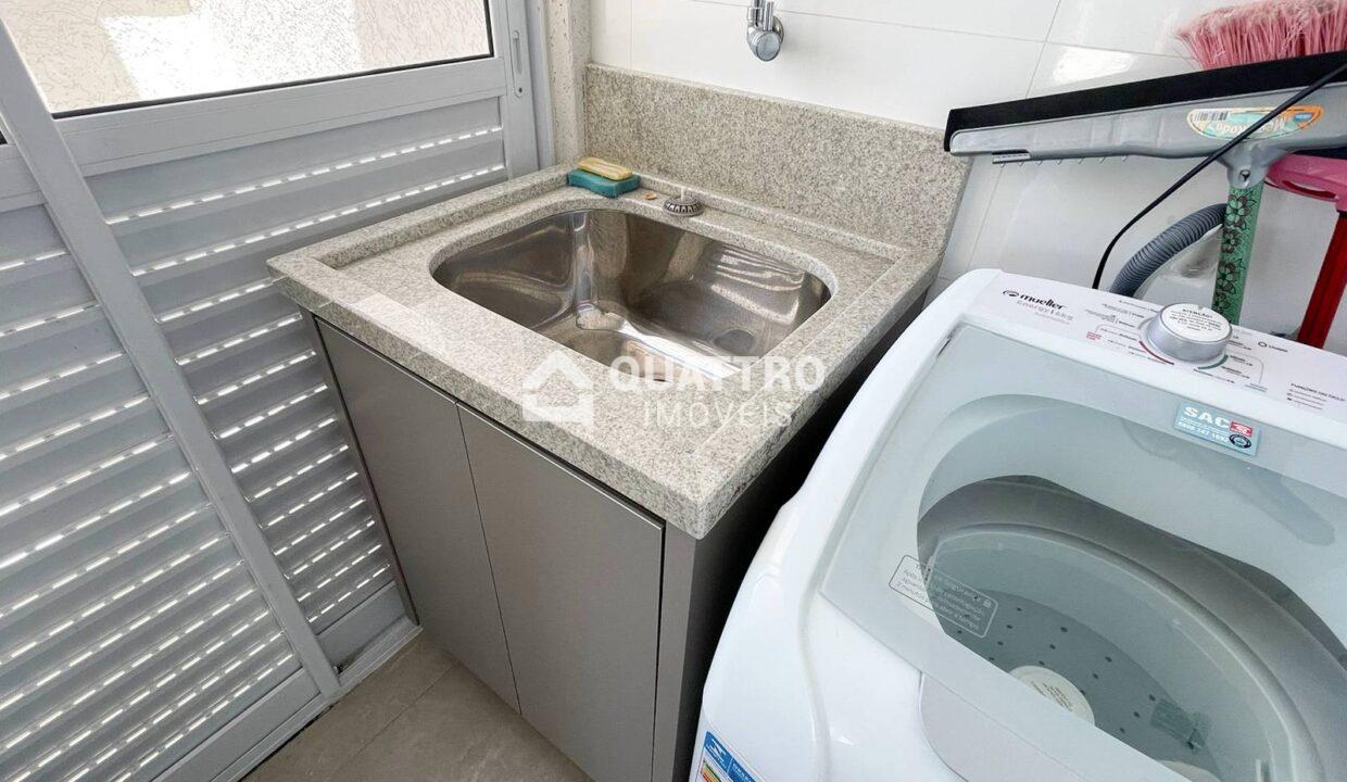 05_80694ba5ac6e3a4fc5bfdb497859120a