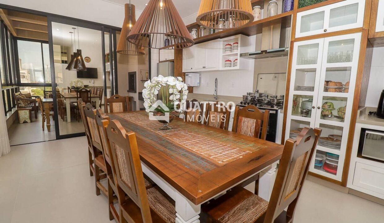 20_990e370969a267cb8d1486ada773c506